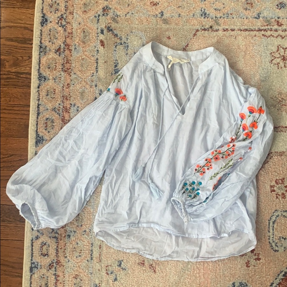 Floral embroidery blouse